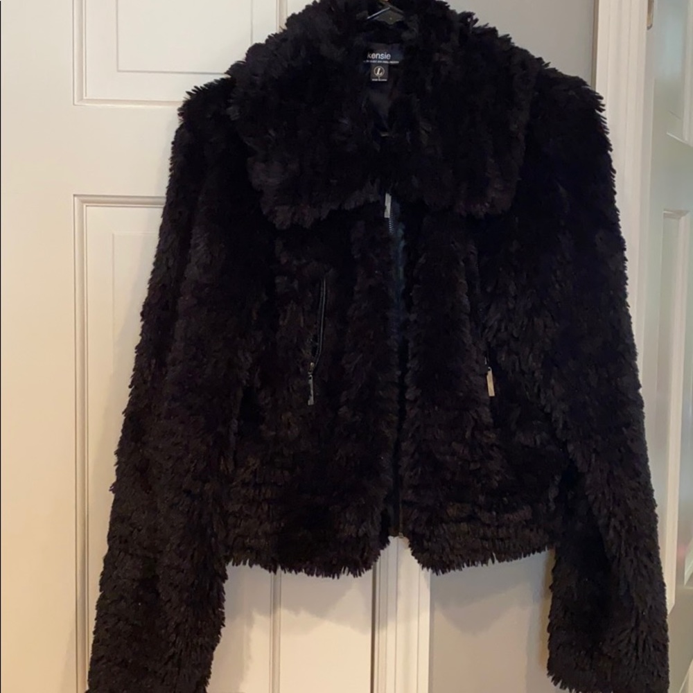 Kensie black fuzzy faux  jacket.   Zipper.